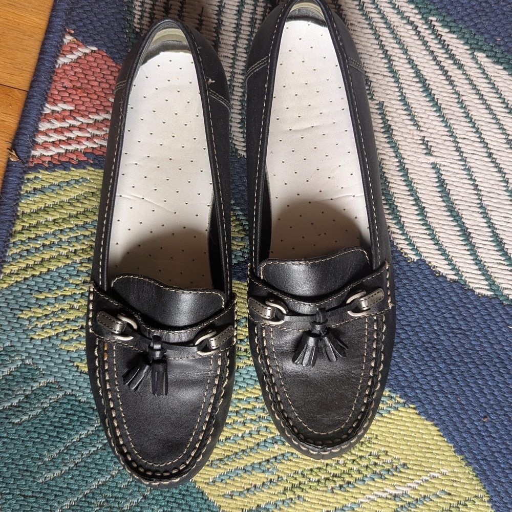 Mootsies Tootsies Black Tassel Loafers